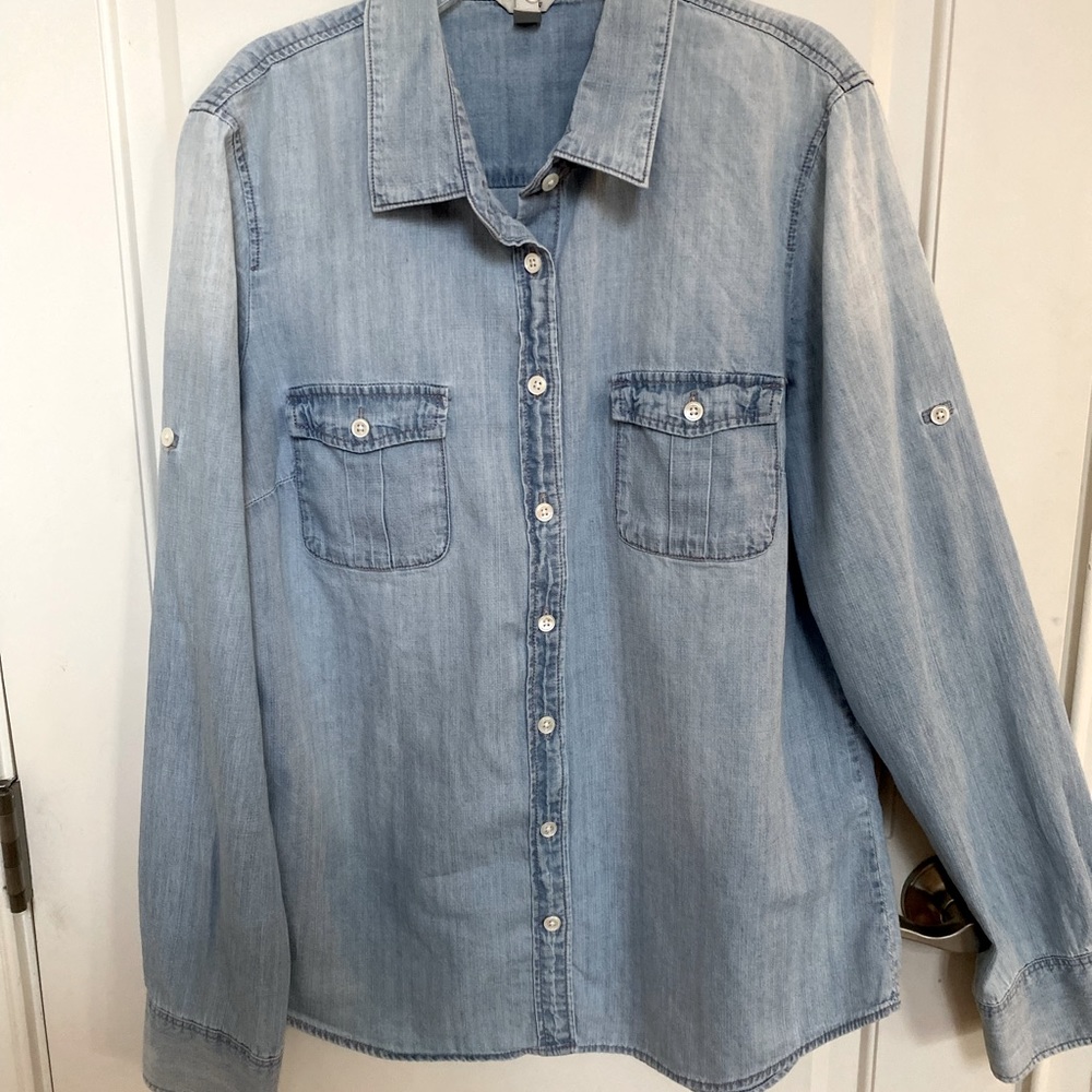 J. Crew Womens L/S Washed Blue Chambray Shirt, Size 10